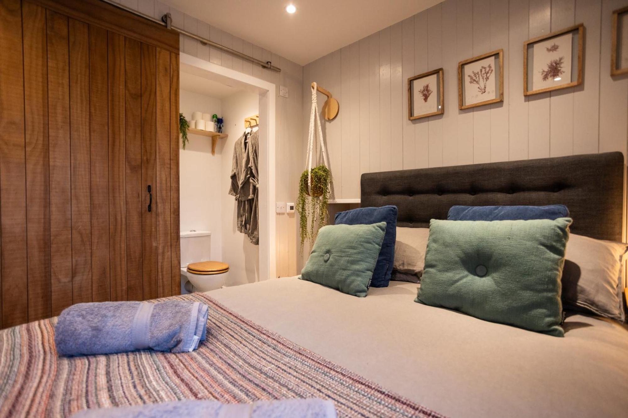 Jura, Mrs Leonard's Holiday home Craighouse